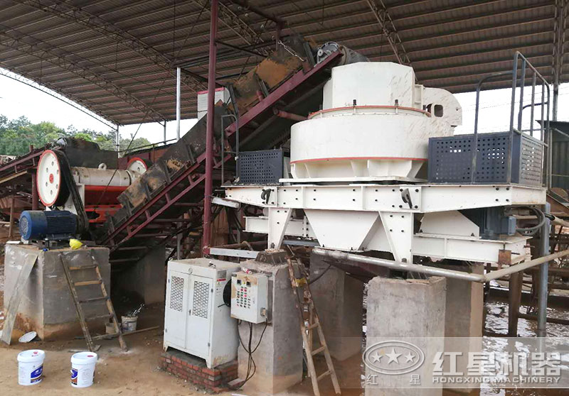 花崗巖制砂用什么設備好？全套打花崗巖的石子機器設備多少錢？