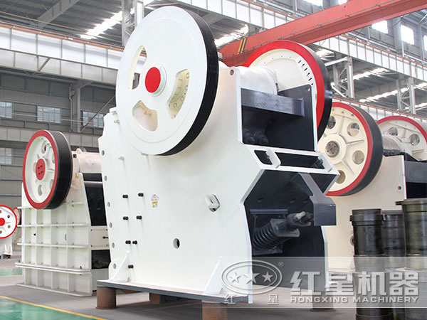 CJ歐版顎式破碎機(jī)車間高清圖